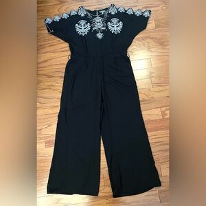 Neiman Marcus-Elegant Black Garment Size M